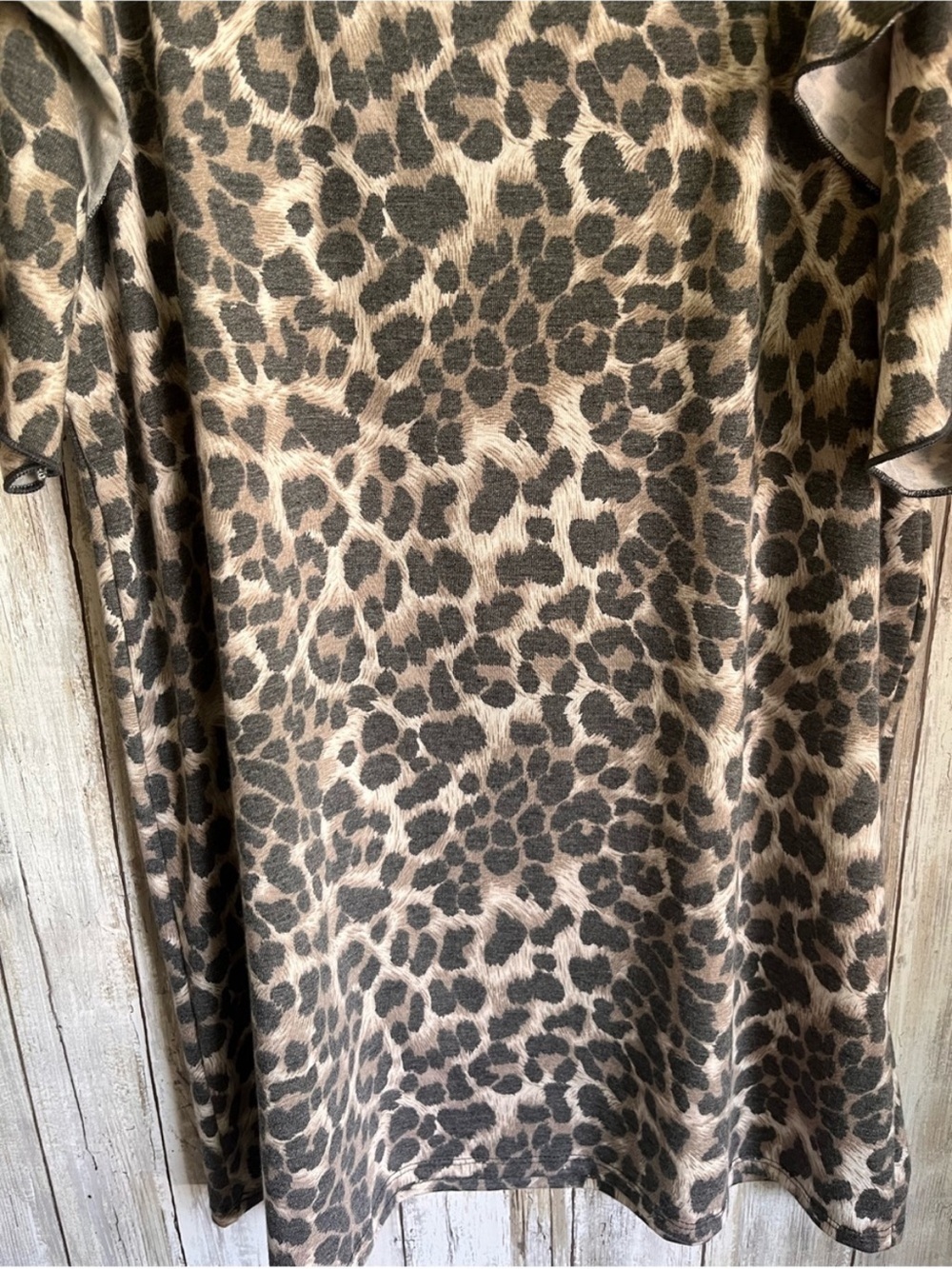 BiBi Leopard Print Ruffle Sleeve Knit Top Boutique Brown Flutter Medium - Picture 4 of 5